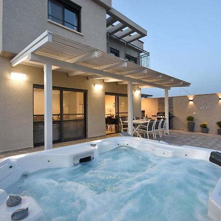 Villa וילה מגדלא Extérieur photo