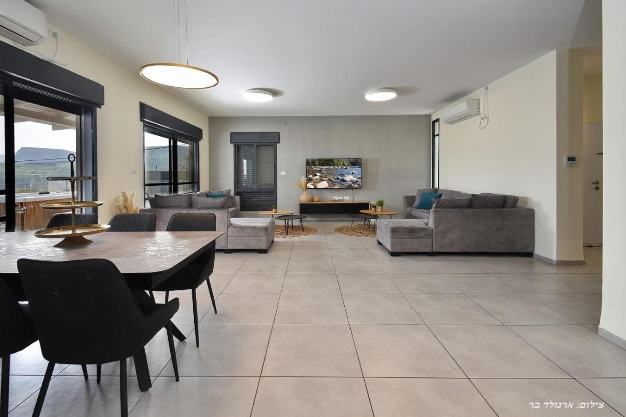 Villa וילה מגדלא Extérieur photo