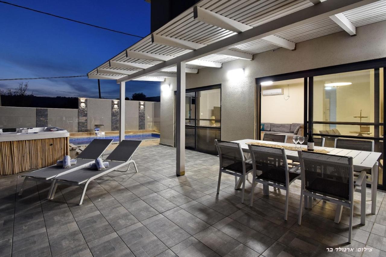 Villa וילה מגדלא Extérieur photo