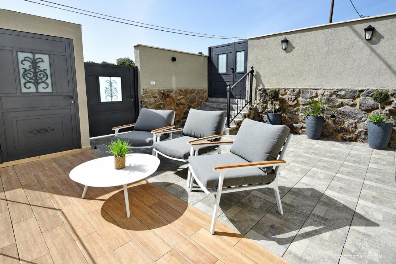 Villa וילה מגדלא Extérieur photo